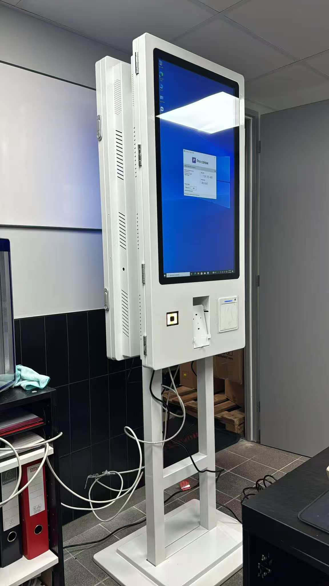 32 Inch Interactive Self Serve Digital Screen