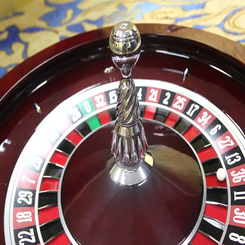 Solid Wood 32-Inch Roulette Table