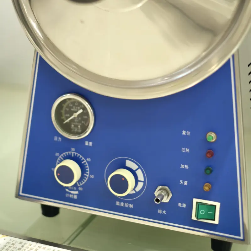 Easy to operate Dental Medical Equipment 16 L 24 L Table Top Autoclave with Safe protection of water lacking function