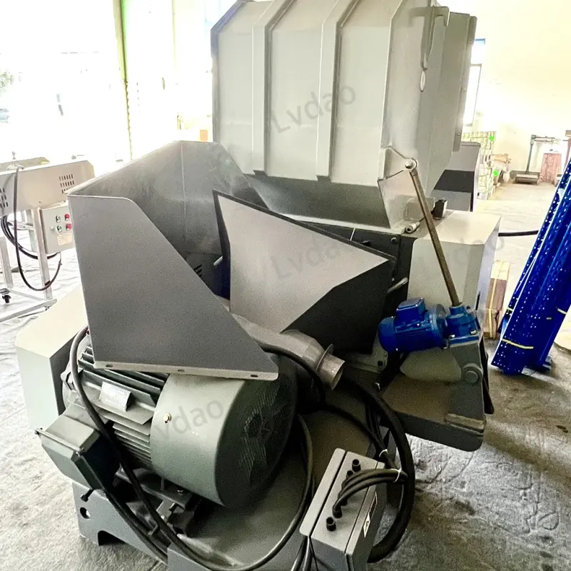 Small-Scale Industrial Plastic Crusher Machine Recycling