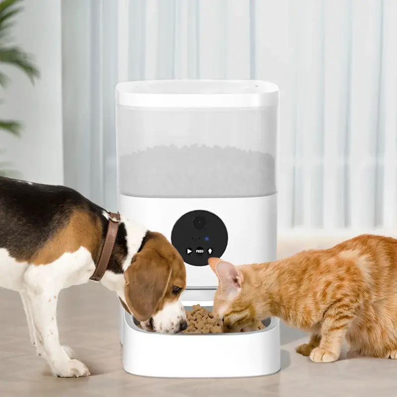 New design wholesale dry food voice Interaction automatic smart pet feeder machine