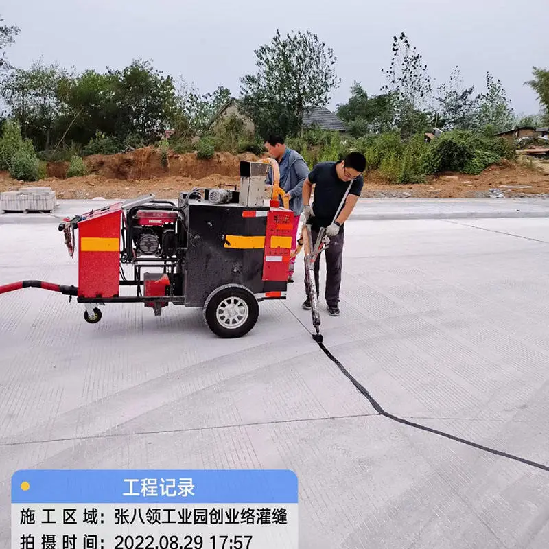 Highway Road Pavement Maintenance Asphalt Sealing Machine