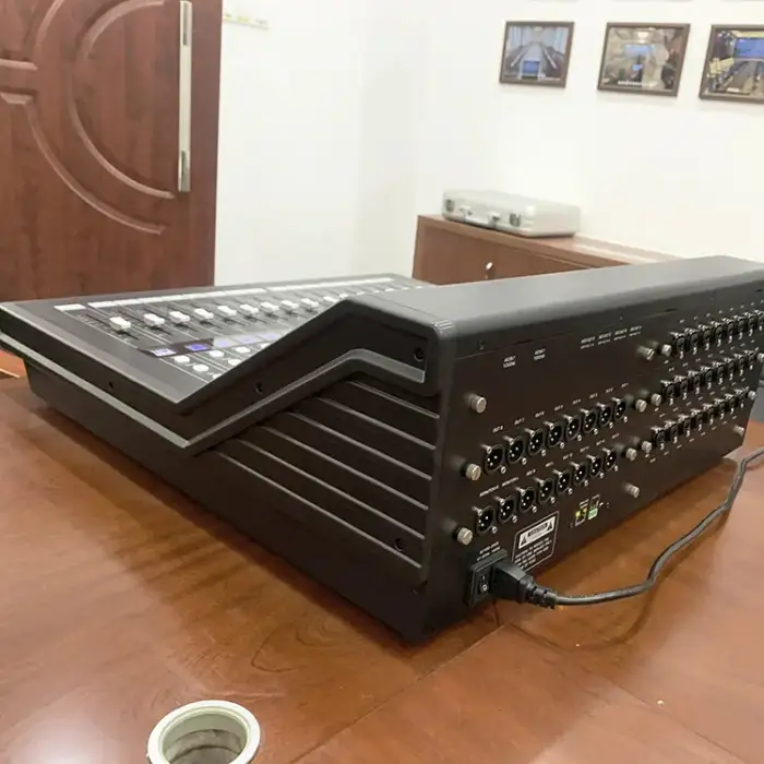 HUAIN 24 channel audio studio live sound board