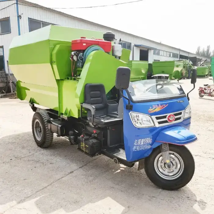 Self-propelled Cattle Feed Mixer Dairy Farm Equipment TMR