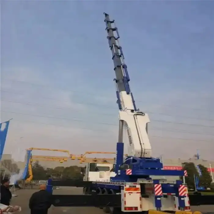 SQZ4500 90 Ton Mounted Crane Knuckle Boom Truck