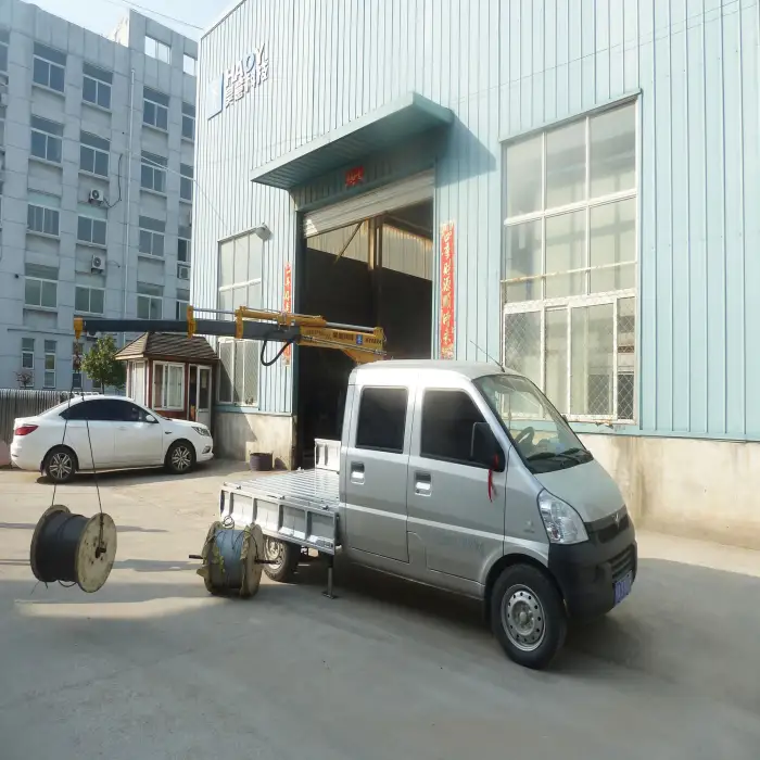 800kg Car Lifting crane mounted truck folding boom truck crane