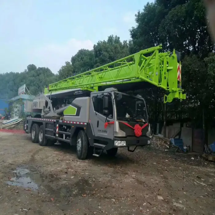 Zoomlion 30 Ton Four-boom Mobile Crane Truck crane ZTC300V462