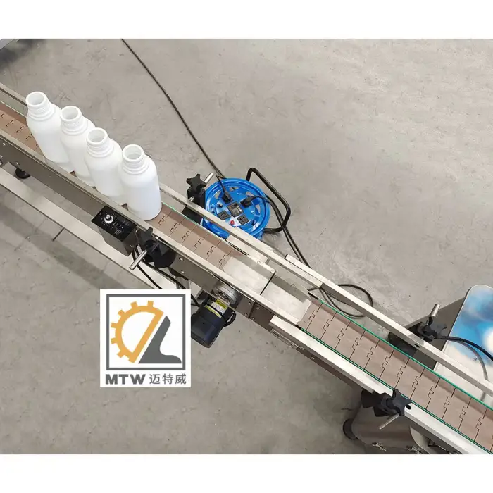 MTW 90 degree bottle stainless steel conveyor belt feed table