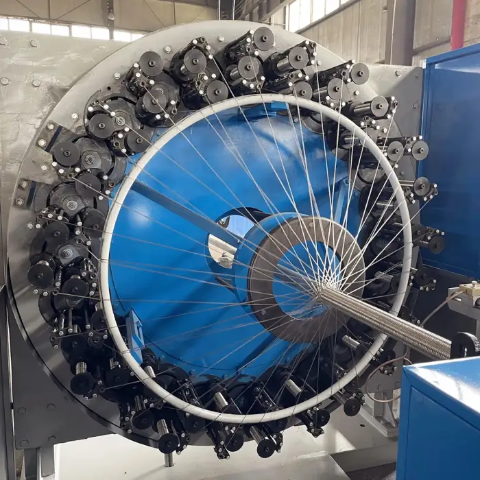 Horizontal stainless steel wire braiding machine