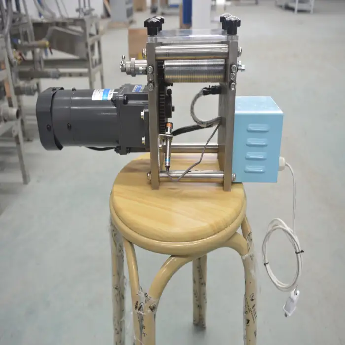 Semi Automatic Artistic Plastic Straw Making Machine