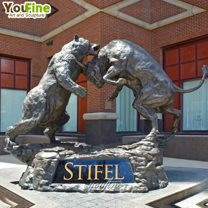 Famous Giant Animal Sculpture Bronze Bear And Bull Statue For Decoration