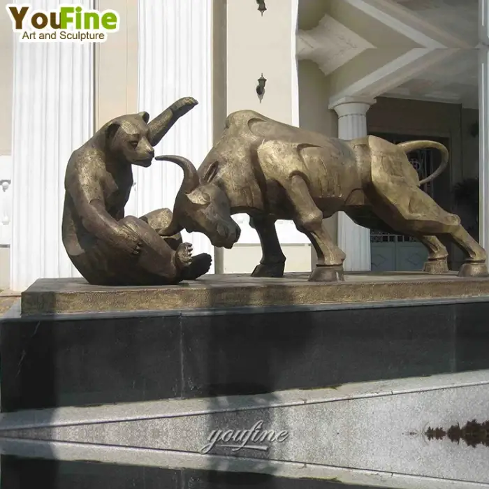 Famous Giant Animal Sculpture Bronze Bear And Bull Statue For Decoration