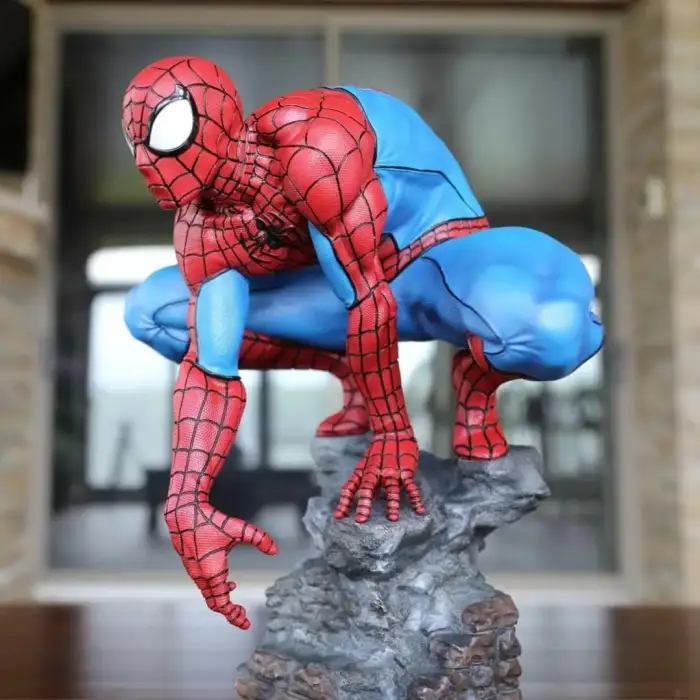 Marvel Figure Life Size Spiderman Statue Resin Spiderman Sculpture For Decoration