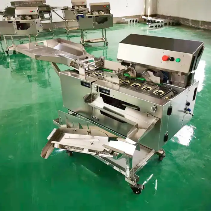 Professional Industrial Small Chicken Egg Break Machine 8000 Pcs Hour Yolk Egg White Separator Machine Egg Separator