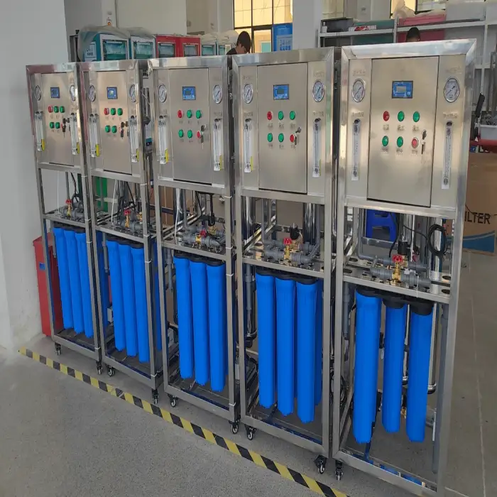 Water treatment well water treatment and filtration unit has a sedimentator