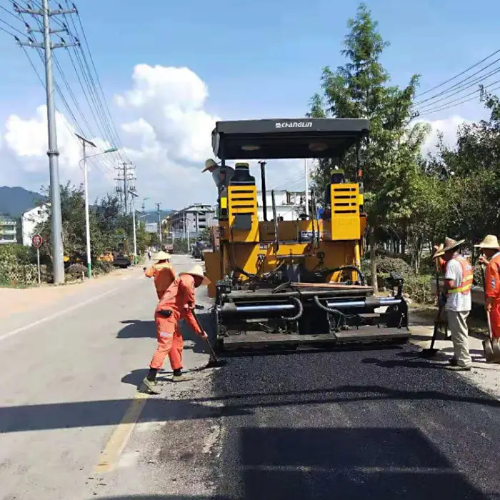 Asphalt concrete paver 6 m concrete paving leveling machine for road construction