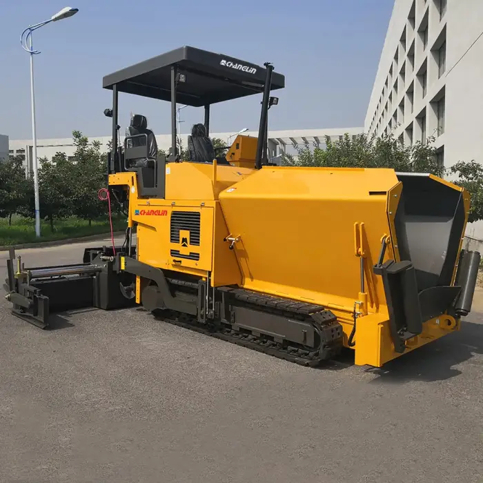 Asphalt concrete paver 6 m concrete paving leveling machine for road construction