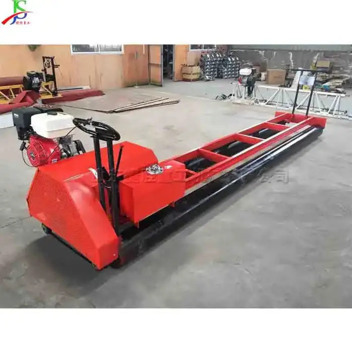 Cement-concrete pavement paving and levelling machine Municipal road levelling self-propelled roller flattening equipment