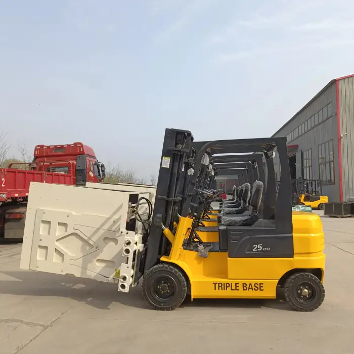 Electric 4 wheel forklift, high quality 2t 3ton forklift with lithium battery