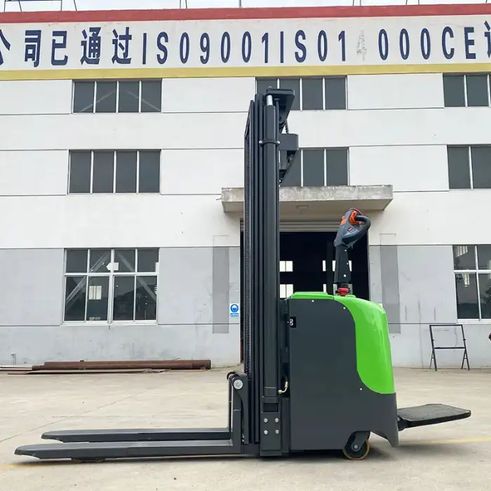 3-Way Self-Loading Electric Forklift Stacker for 2t Pallets