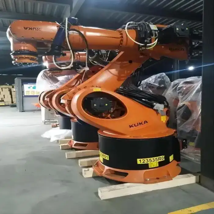 Robot Stacker Or Carton Box Palletizing Equipment Industrial KUKA Robot