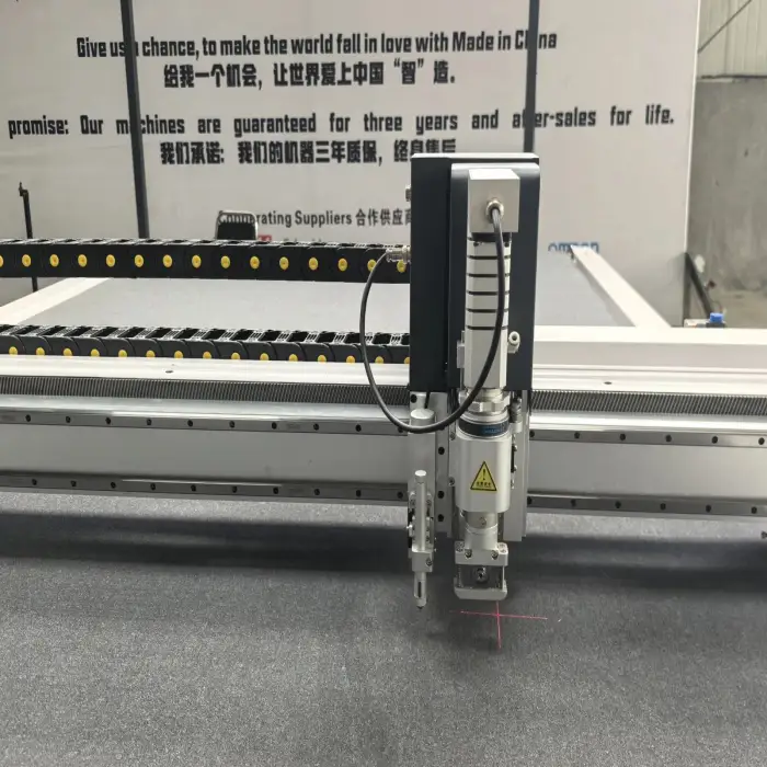 CNC Fabric Cutting Machine For Cloth Textile Garment Leather Digital Cutting Machine Fabric Cutting Table