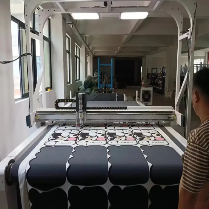 CNC Fabric Cutting Machine For Cloth Textile Garment Leather Digital Cutting Machine Fabric Cutting Table