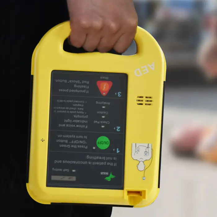 Emergency medical supplies AED defibrillator defibrillator portable AED pad defibrillator monitor AED 7000 biphasic