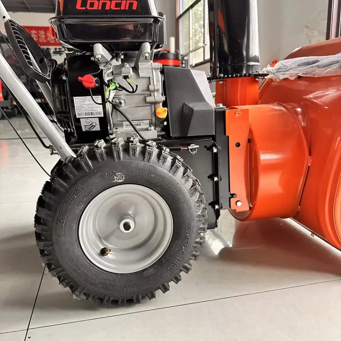 Loncin 6.5HP Gasoline Engine Snow Thrower with Double Wheels