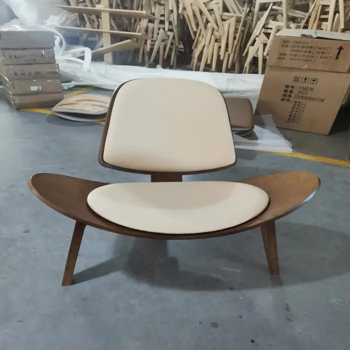 Leisure Chair Hotel Furniture Wood Lounge Chair Nordic Modern Three Legged Cafe Plywood Walnut Shell Leather Home Furniture CY75