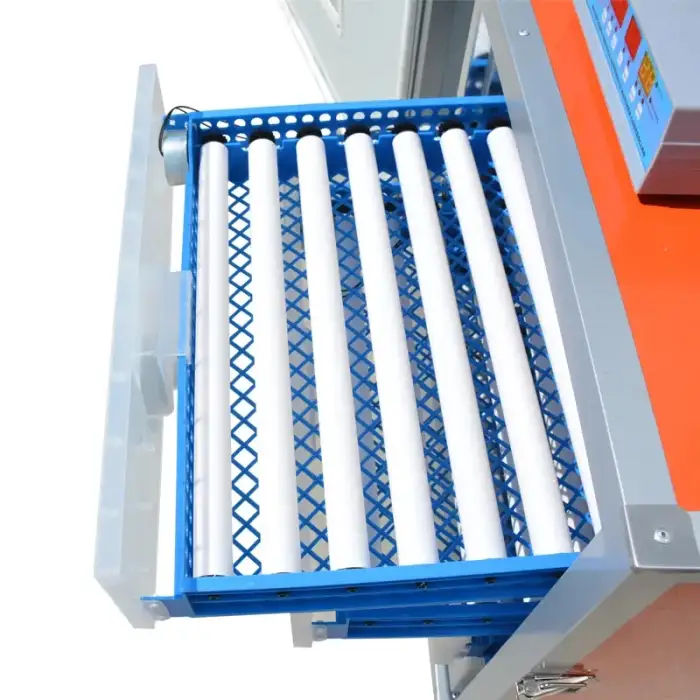 Incubator drawer design roller egg tray