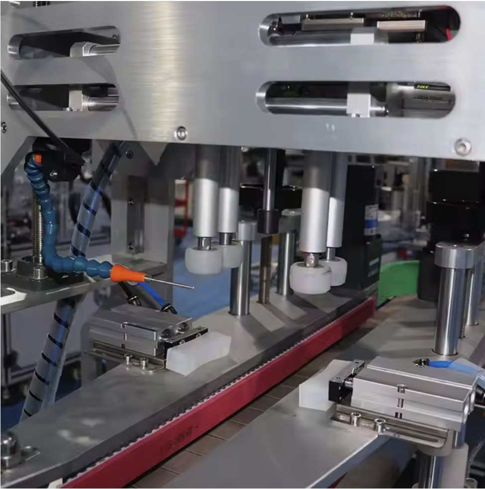 Fully Automated Bottle Filling Capping and Labeling Machine Production Line for Efficient Bottle Processing