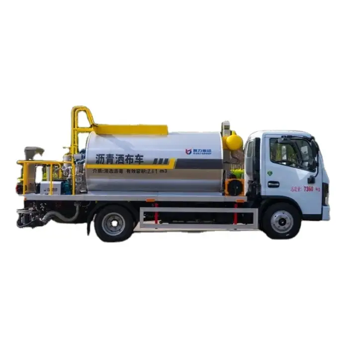 Dongfeng 8000 Liter Asphalt Pothole Repair Truck 6Ton Asphalt Distributor Truck Hot Sale