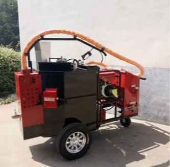 Factory Brand Long Shun Asphalt Road Repair Machine for Road Cracks Construction with Core Components Pump & Engine