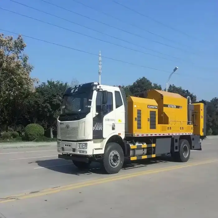 Road Repair Vehicle XLY105T Multifunctional Pavement Maintenance Vehicle