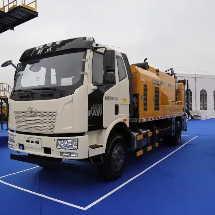 Road Repair Vehicle XLY105T Multifunctional Pavement Maintenance Vehicle