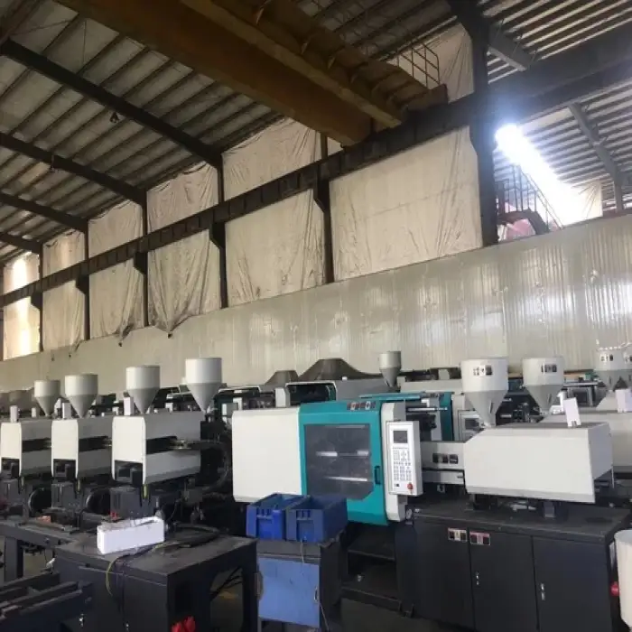 530 Ton Plastic Injection Molding Machine for Car Lamp Production and Manufacturing