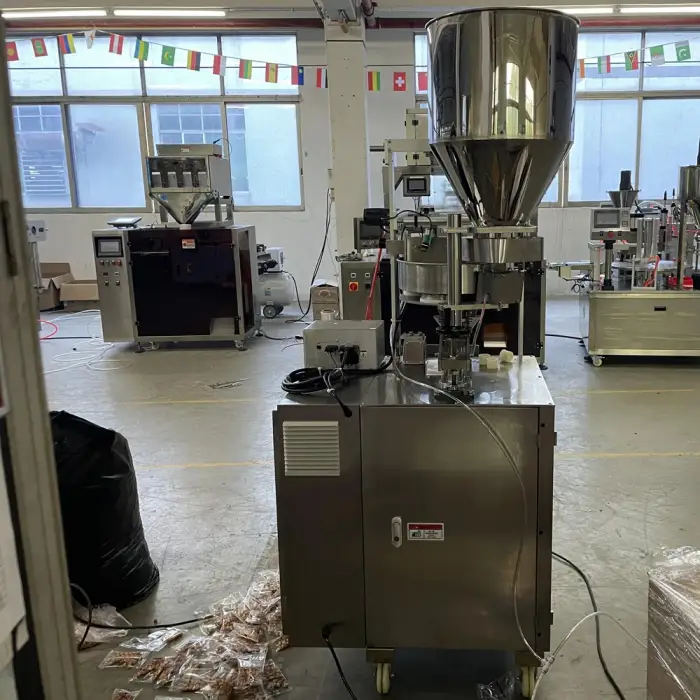 Vertical With Date Printer Automatic Packaging PE Film 500g 1kg Small Bag Candy Sugar Packing Machine