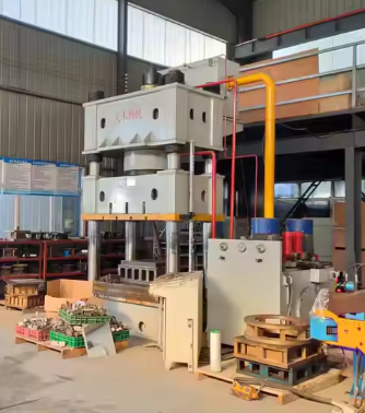 Four Column Hydraulic Press (Model Y32)