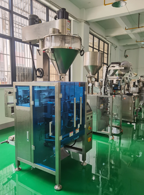 Automatic 500G Food Additive Powder Packing Machine Instant Coffee Powder Packaging Machine With Screw Feeder