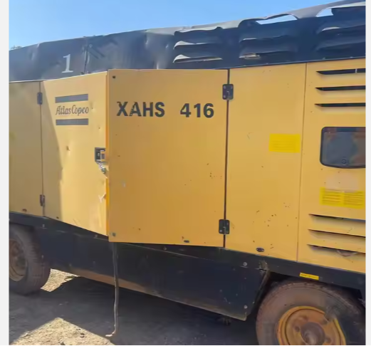 Used Diesel Air Compressor 12Bar 237kW Portable Screw Air Compressor XAHS416