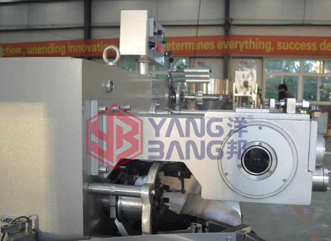 YB-600S High Technology Gum , Toffee, Soft Gummy, Candy, Taffy Cut and Wrap Double Twist Candy Wrapping Machine