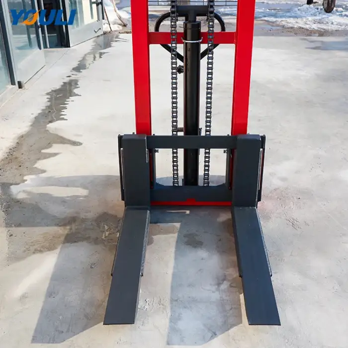 1.5t/1.6m Lift Manual Hydraulic Pallet Stacker With Reach Height 2.5m For Materials Handling