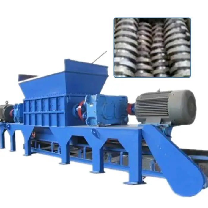 Waste plastic crushing machine