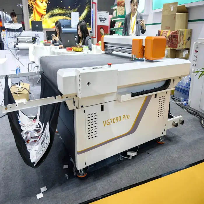 Fully Automatic Cutting Plotter, High Precision and High Speed Cutting Plotter for Sticker