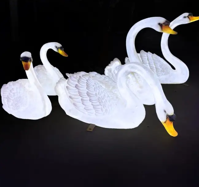 Large 3D Resin Garden Animal Sculpture Goose and Swan Light for Outdoor Christmas Display and Indoor Gift Display