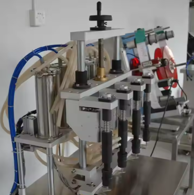 High Precise Semi-Automatic Vacuum Perfume Filling Machine: