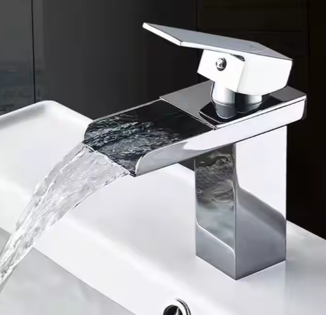 Luxury 5-Star Hotel Standard Single Lever Square Stainless Steel Waterfall Faucet