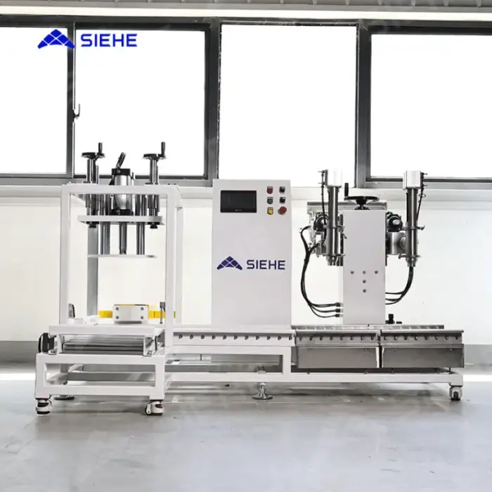 Double Head Chemical Liquid Filling Machine 110V or 220V 2000-4000 BPH Capacity