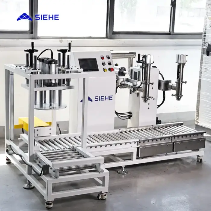 Double Head Chemical Liquid Filling Machine 110V or 220V 2000-4000 BPH Capacity